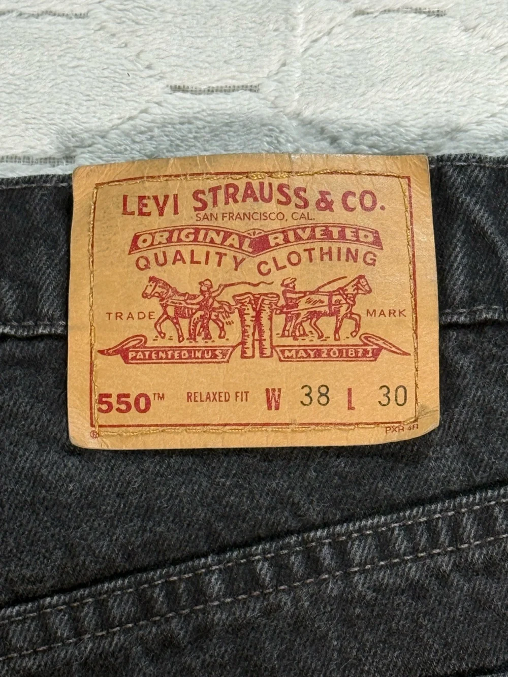 Vintage 1998 Levi’s 550 Black Jeans USA Made 38x30 Fits 36x30